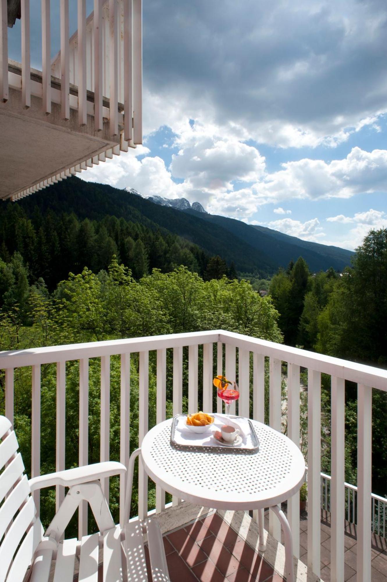 Hotel Mirella Ponte Di Legno Room photo